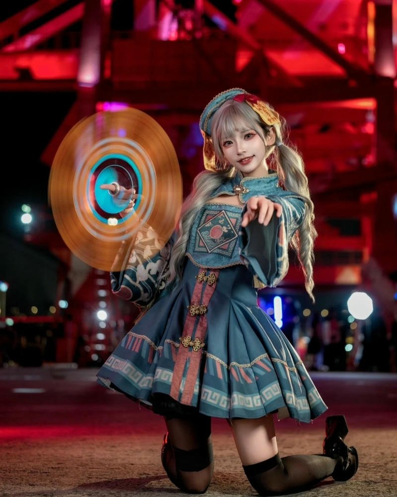 Tạo dáng halloween với phong thái bí ẩn hấp dẫn