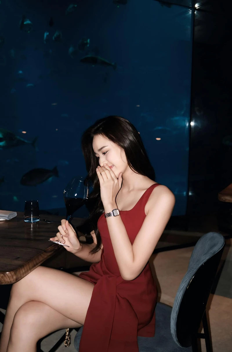 Ảnh Đỗ Thị Hà mặc đồ bơi thanh lịch tại khu nghỉ dưỡng
