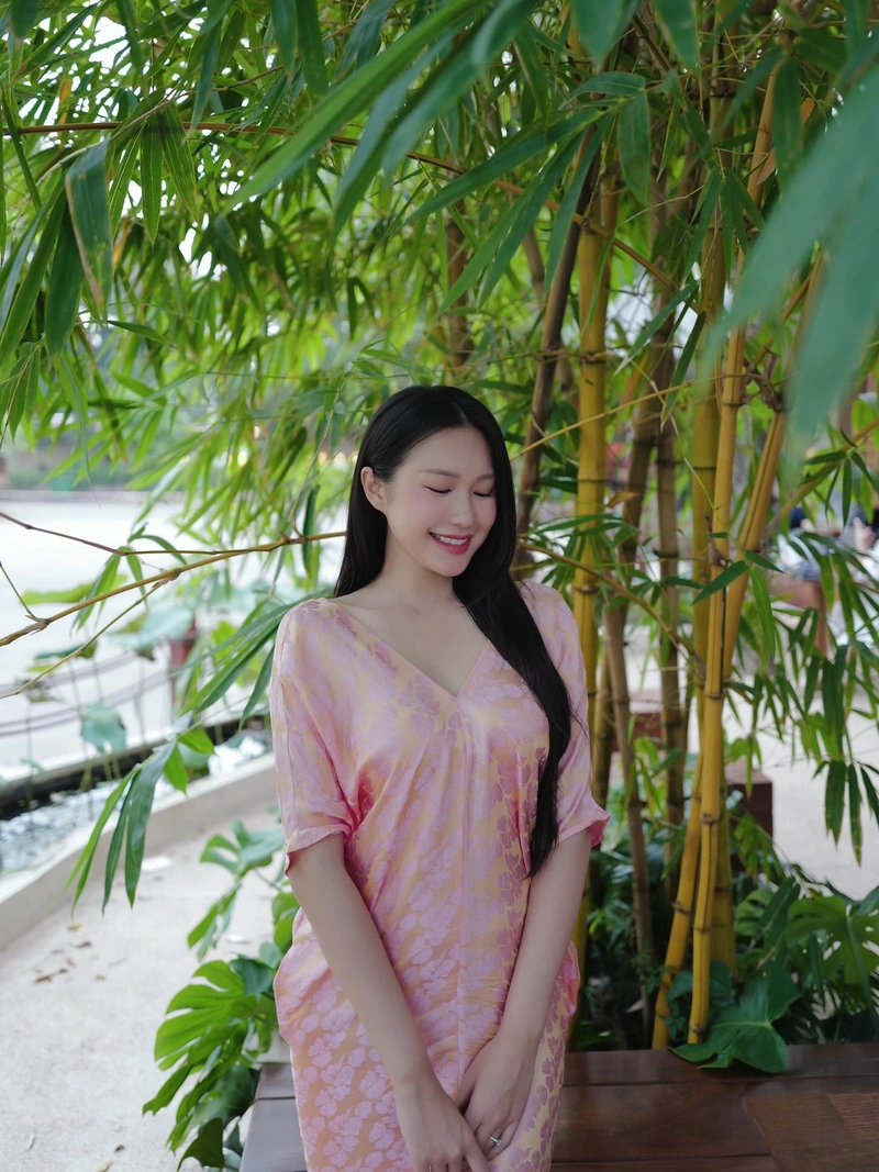 Ánh mắt Doãn Hải My bikini cuốn hút đầy sức sống