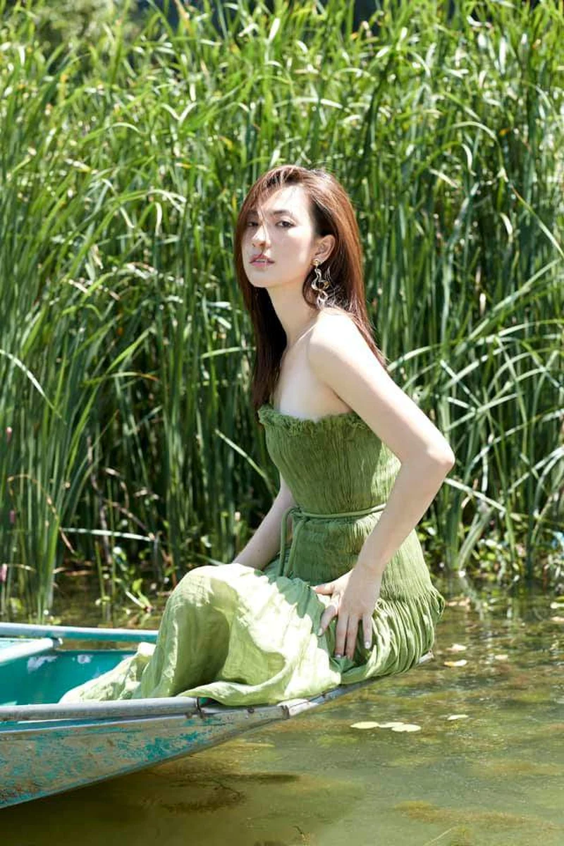 Body nóng bỏng nổi bật qua bộ bikini của Phương Anh Đào