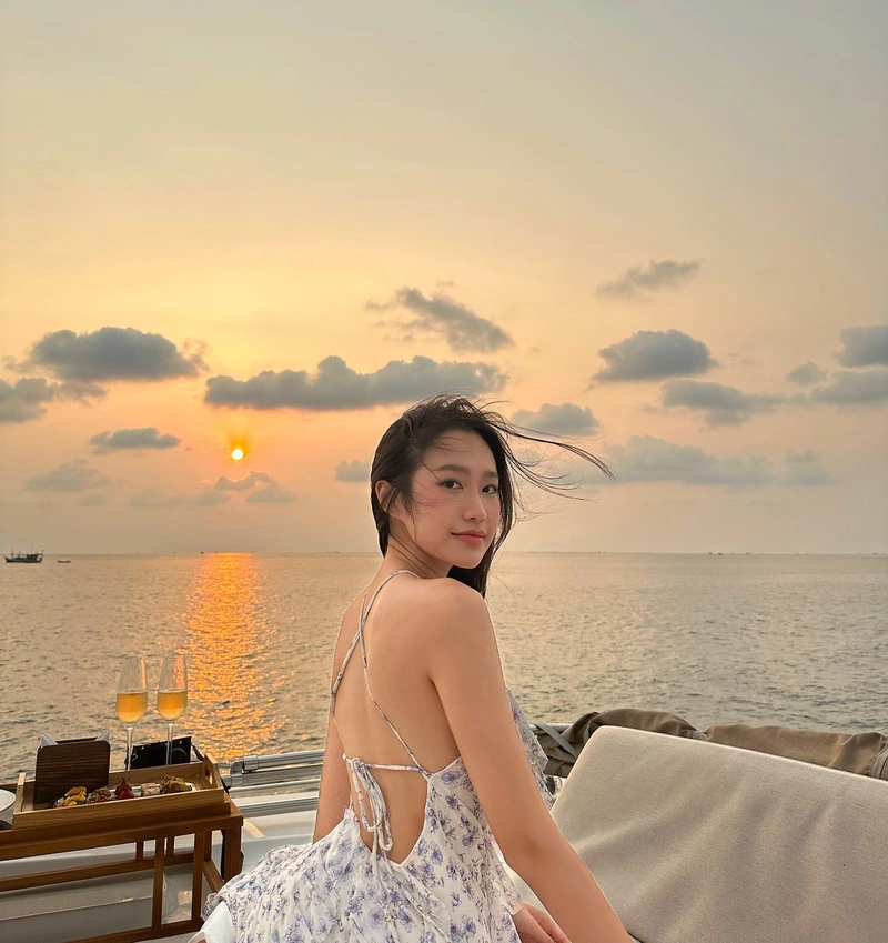 Da mịn màng rạng ngời của Doãn Hải My bikini