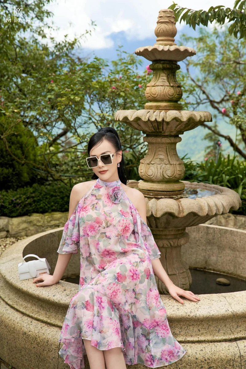 Hình ảnh Mỹ nhân Phương Oanh bikini với phong cách thời thượng