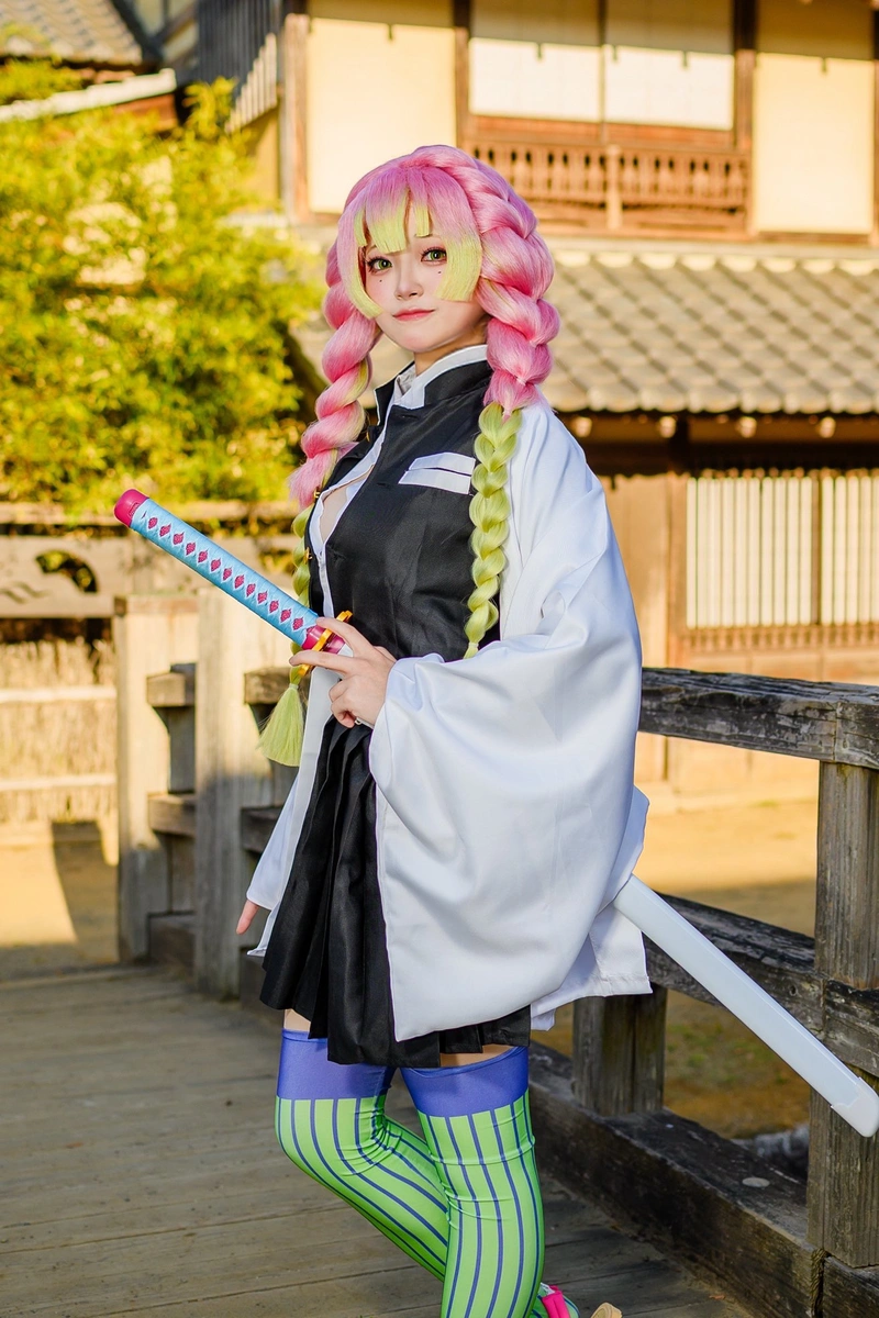 Hình ảnh cosplay Mitsuri Kanroji xinh đẹp và đầy cuốn hút