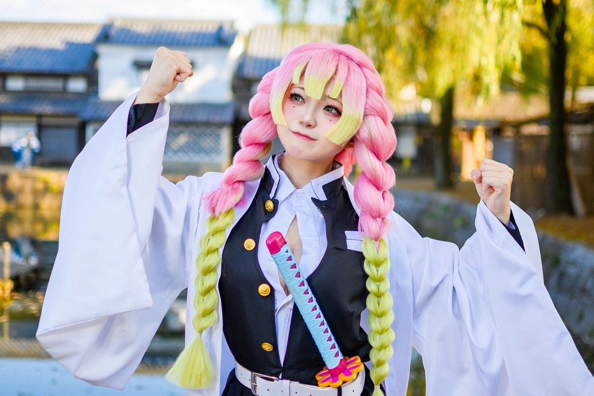 Hình ảnh cosplay Mitsuri thumbnail