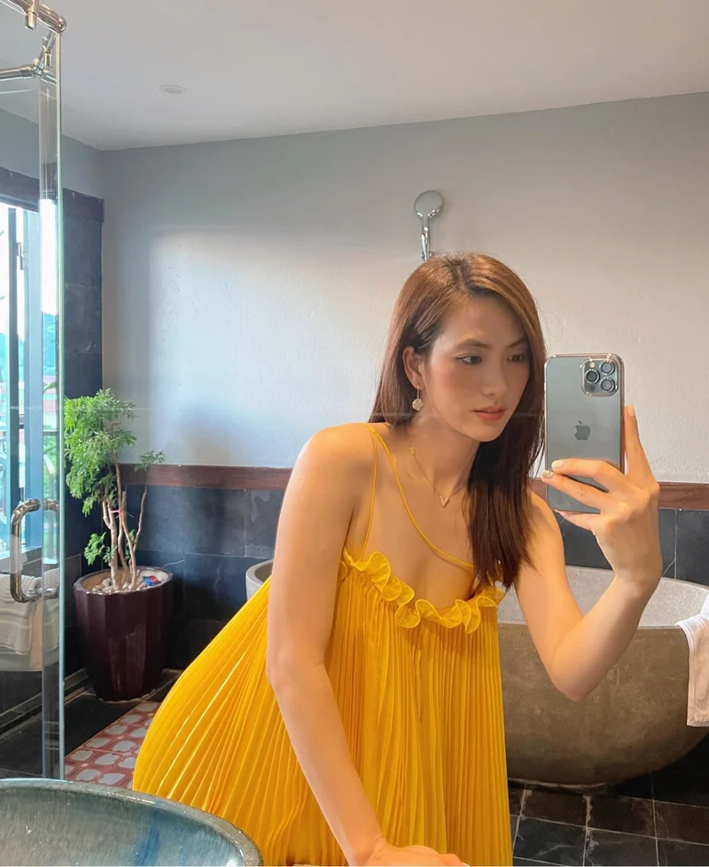 Hot girl Phương Anh Đào khoe da thịt mịn màng trong bikini
