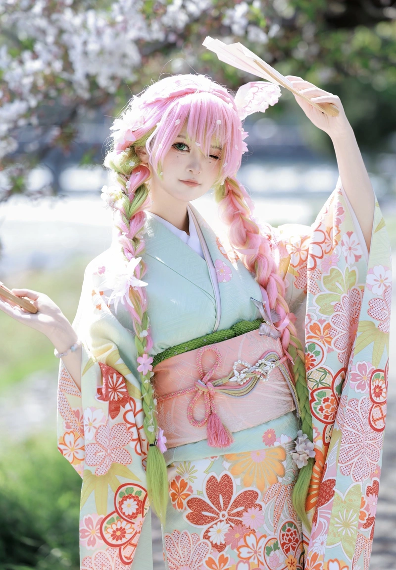 Mitsuri cosplay đẹp mắt được nhiều người yêu thích hiện nay
