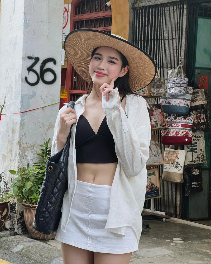 Nàng thơ Đỗ Thị Hà hoa hậu giữa khung cảnh nghỉ dưỡng biển