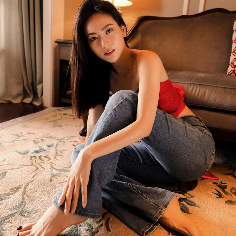 Phương Anh Đào bikini khoe trọn vóc dáng sau tập gym