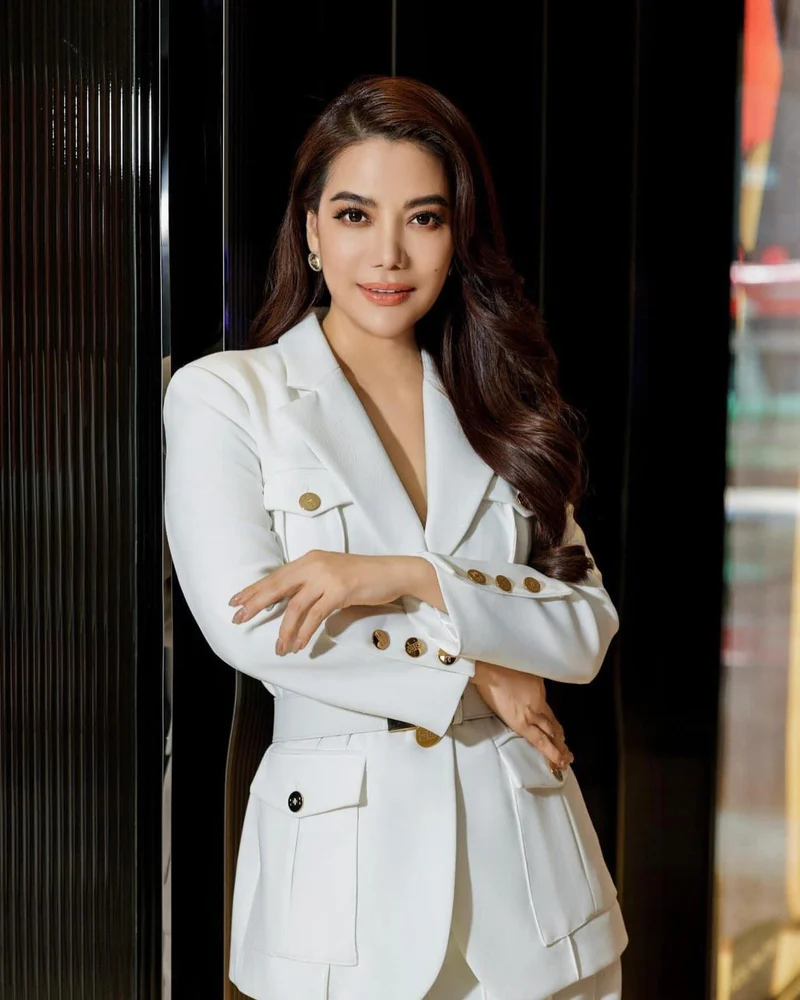 Set áo tắm sexy tôn trọn vóc dáng Trương Ngọc Ánh