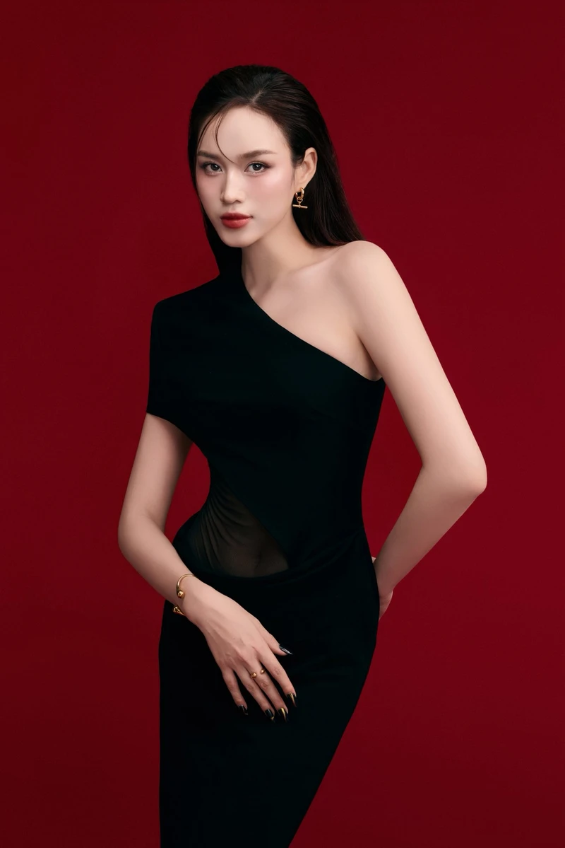 Thần thái cuốn hút của Mỹ nhân Đỗ Thị Hà trong bikini