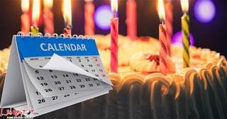 Người phụ nữ đọc sách lịch ngày tốt