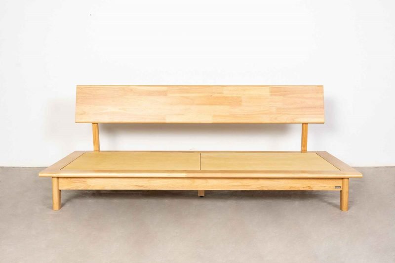 alt: Khung ghế sofa làm từ gỗ ván ép Plywood