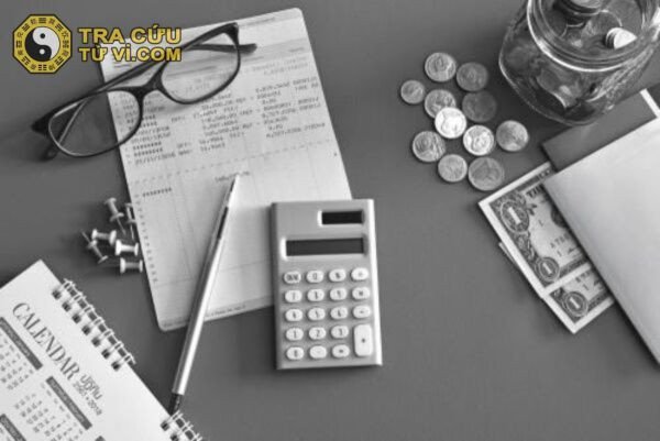 alt text: Tài chính ổn định của người có mệnh Thất Sát