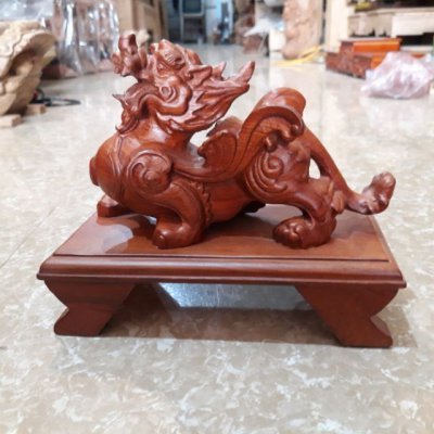 Ảnh minh họa tượng Tỳ Hưu gỗ được điêu khắc tỉ mỉ