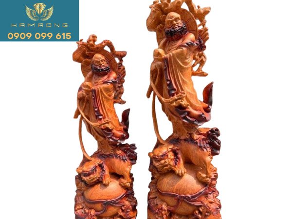 Bài trí tượng Đạt Ma Phục Nghê trong phòng khách