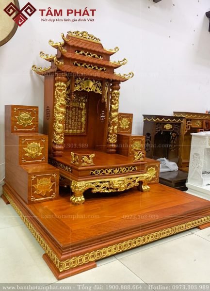 Bàn thờ Thần Tài dát vàng Đường Trúc Chỉ: Tinh hoa tâm linh