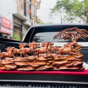 Bát Mã Truy Phong Gỗ Sụn Cẩm Việt Ngang 1m07 -01