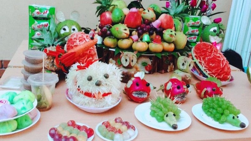 Bày biện mâm ngũ quả cúng rằm Trung thu với trái cây tươi sắc sỡ