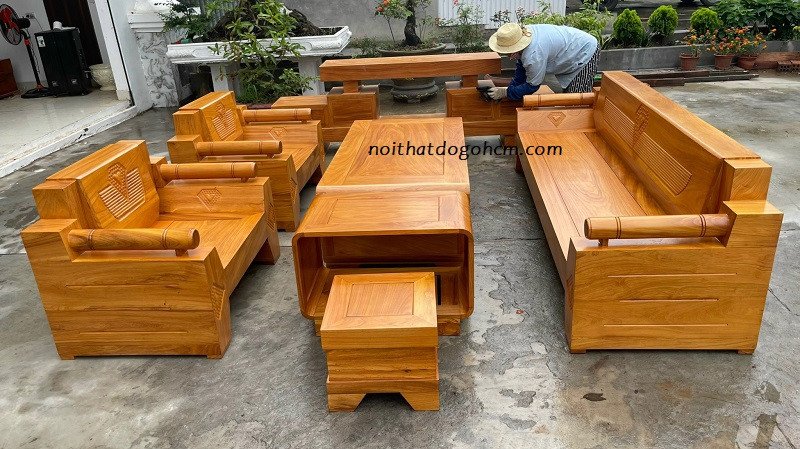 Bề mặt đồ gỗ sáng bóng sau khi phủ lớp sơn 2K chất lượng cao
