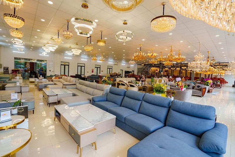 Bên trong showroom nội thất lớn cung cấp đồ gỗ tại Bắc Ninh