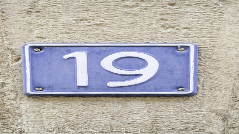 Biển số nhà số 19 và vận khí gia đình