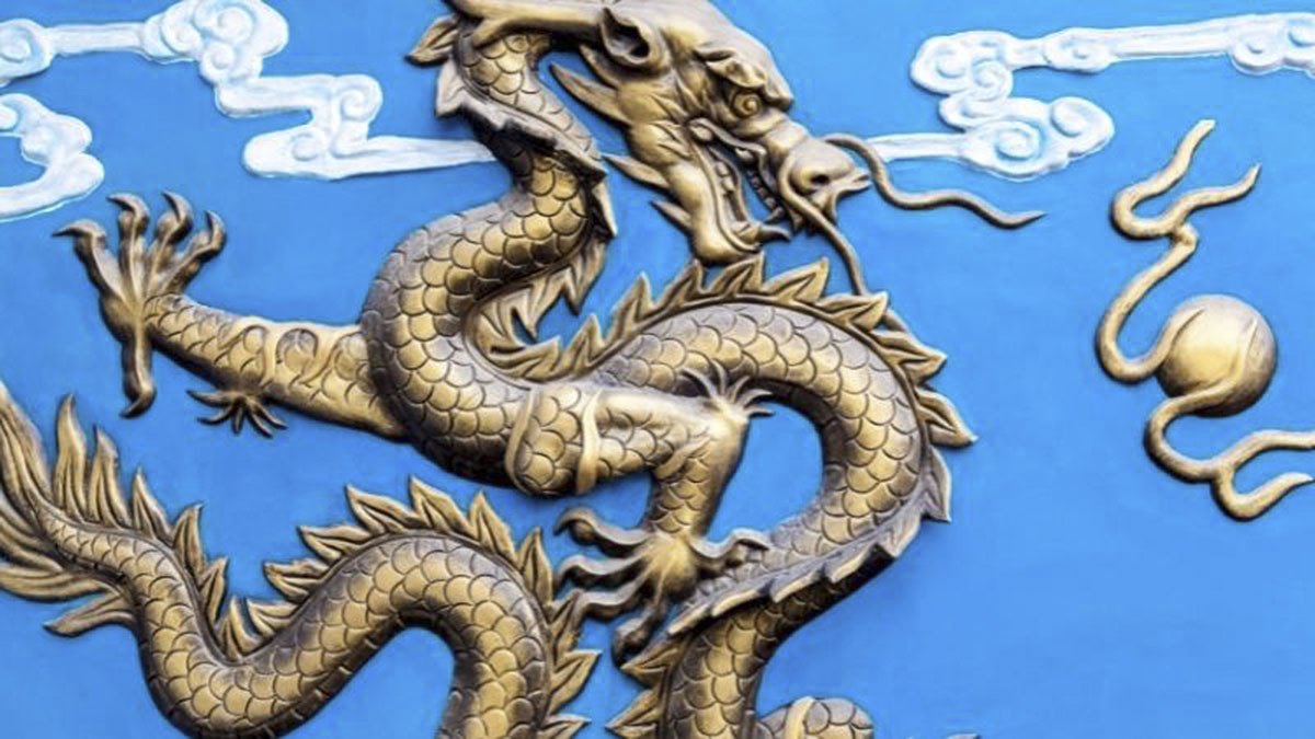 Biểu đồ bát quái thể hiện cung mệnh khác nhau của nam và nữ Canh Thìn 2000.