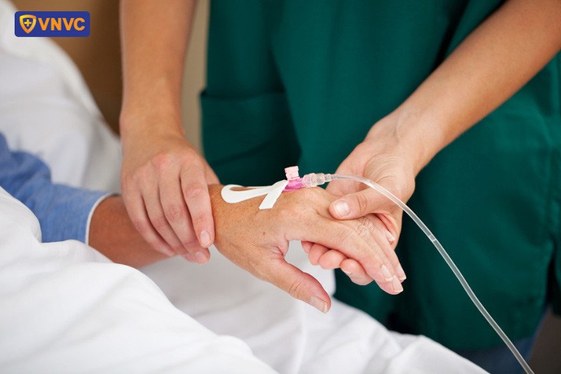 Biểu hiện biến chứng nặng của sốt xuất huyết, cảnh báo lý do sốt xuất huyết vì sao khỏe rồi tử vong.