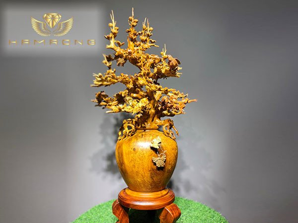 Bình Mai bằng gỗ trang trí nhà cửa