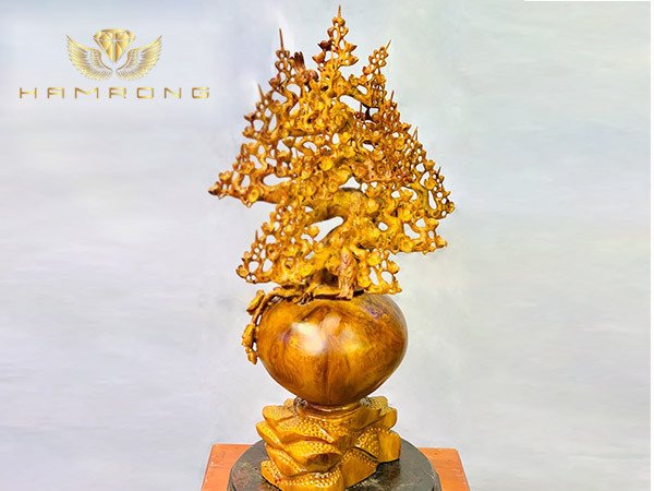 Bình Mai gỗ tượng trưng cho sự sung túc và phú quý