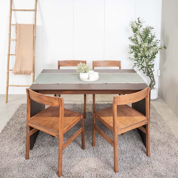 Bộ bàn ăn 4 ghế gỗ phong cách hiện đại cho căn hộ chung cư