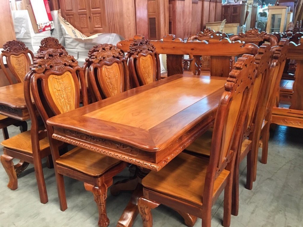 Bộ bàn ghế làm từ gỗ căm xe bền đẹp