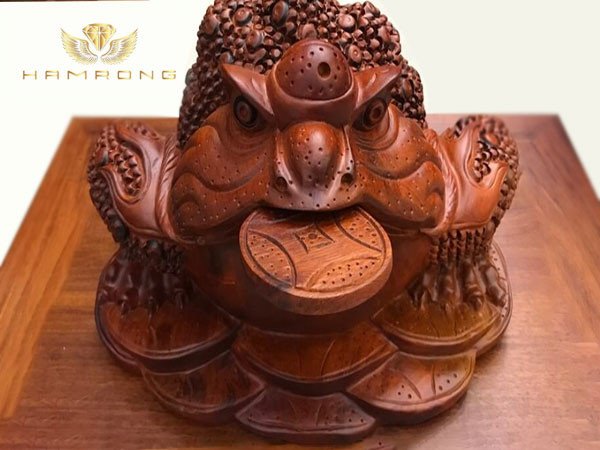 Các mẫu tượng Cóc ngậm tiền gỗ mỹ nghệ đẹp