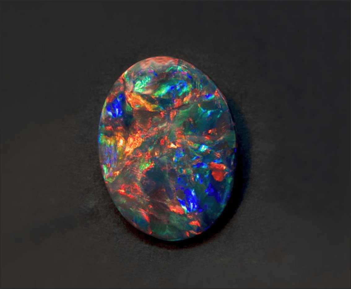 Cách bảo quản đá Opal để giữ năng lượng và giá trị phong thủy