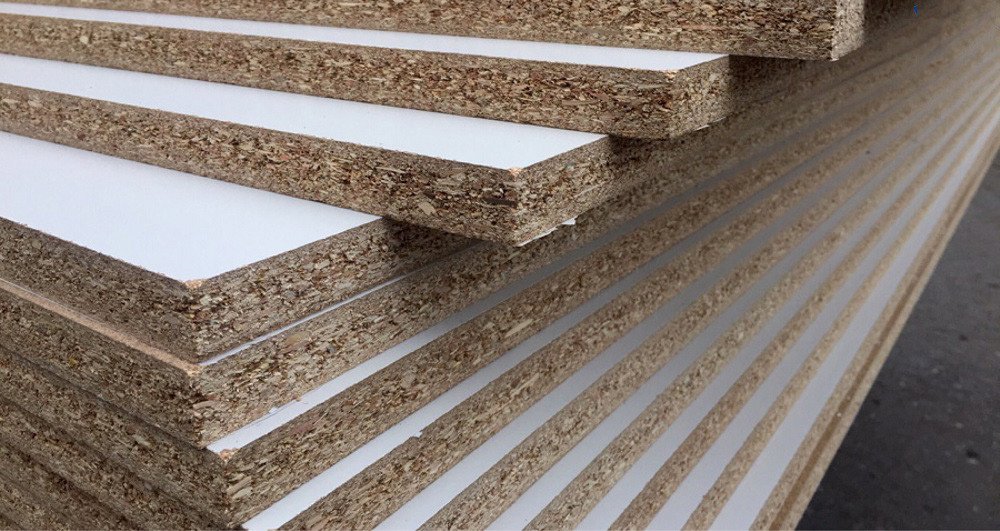 Cận cảnh cấu trúc của ván dăm, một dạng gỗ ép từ dăm gỗ