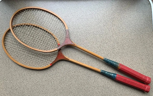 Cán vợt cầu lông làm bằng gỗ gì chi tiết các loại gỗ bạch dương và gỗ thích phổ biến