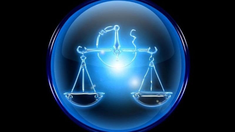 Chân dung người sinh vào tháng 9 thuộc cung Thiên Bình với tính cách cân bằng và tư duy logic