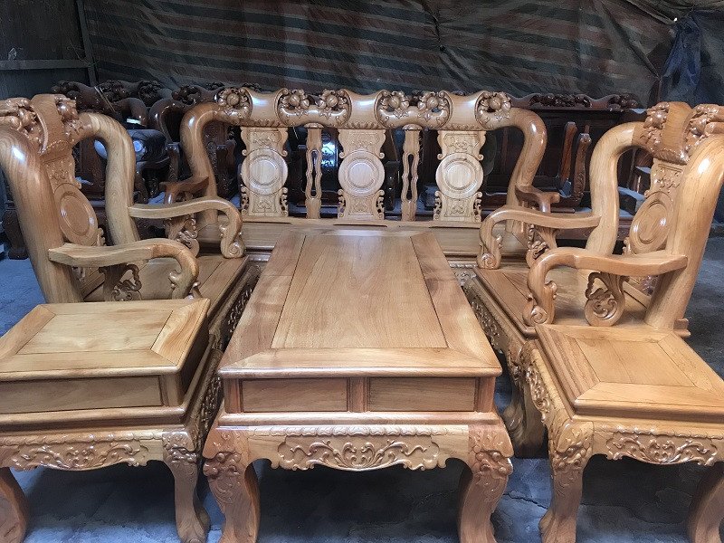 Chiếc ghế đơn trong bộ bàn ghế gỗ ở phân khúc dưới 20 triệu