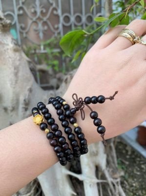 Chuỗi hạt 108 gỗ Tử Đàn đen phối charm mang ý nghĩa tâm linh