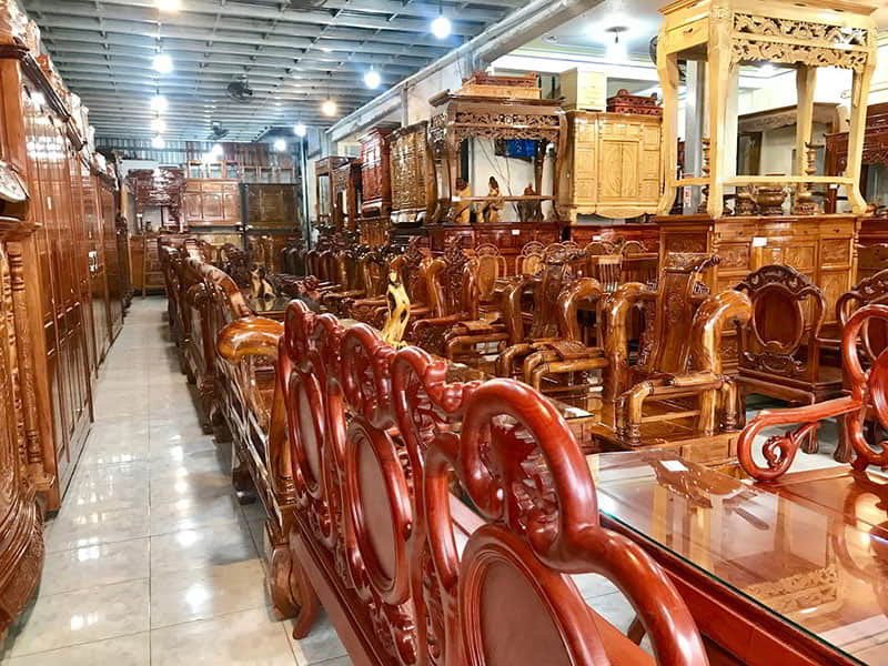 Cửa hàng nội thất gỗ Hòa Phát
