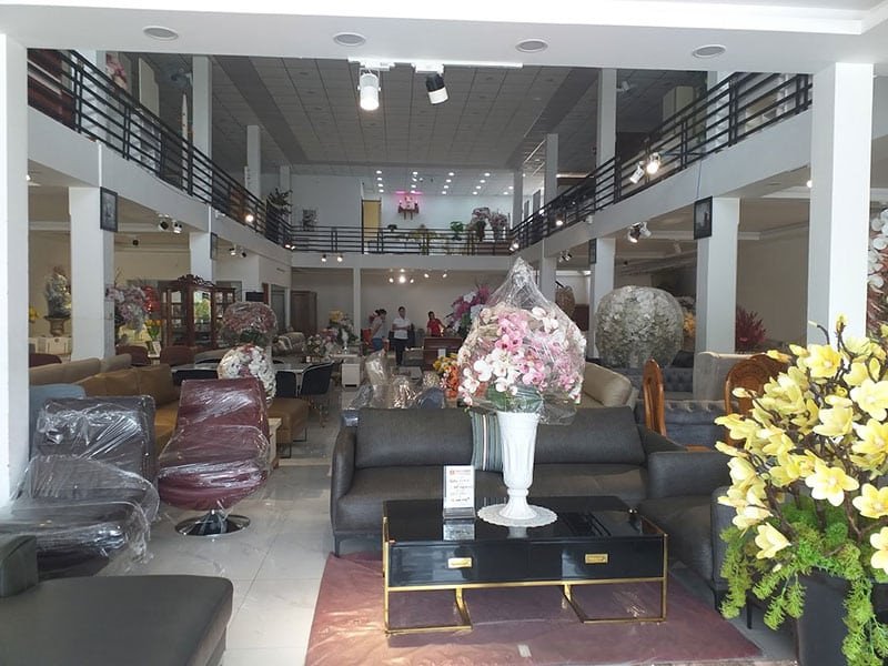 cửa hàng nội thất gỗ Triệu Phát