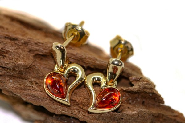 Đá hổ phách màu cam nâu tương hợp cho người mệnh Thổ