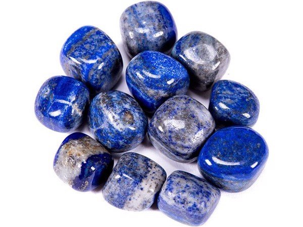 Đá Lapis Lazuli thô màu xanh thẳm tự nhiên, thể hiện vẻ đẹp của khoáng vật quý hiếm.