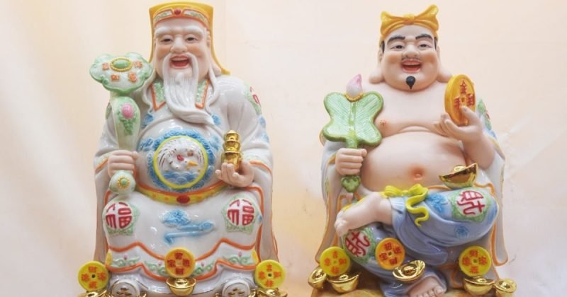 Tượng Ông Thần Tài phong thủy hút tài lộc