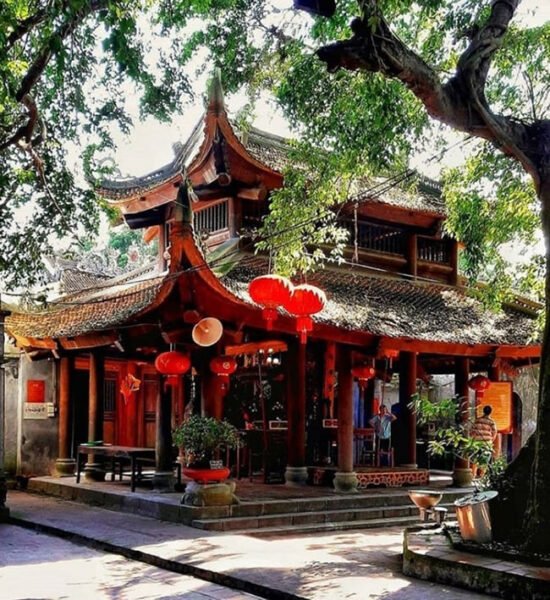 Đền Mẫu Hưng Yên nhìn từ xa