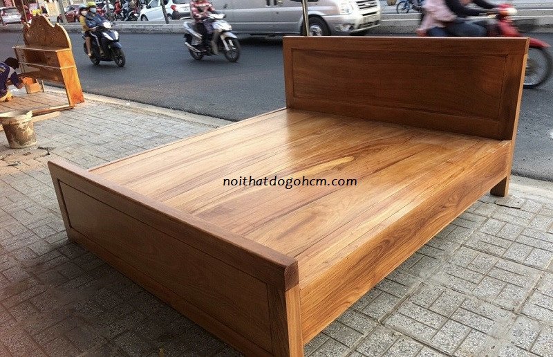 Đồ gỗ được vận chuyển đến xưởng để làm mới chuyên nghiệp tại TP.HCM