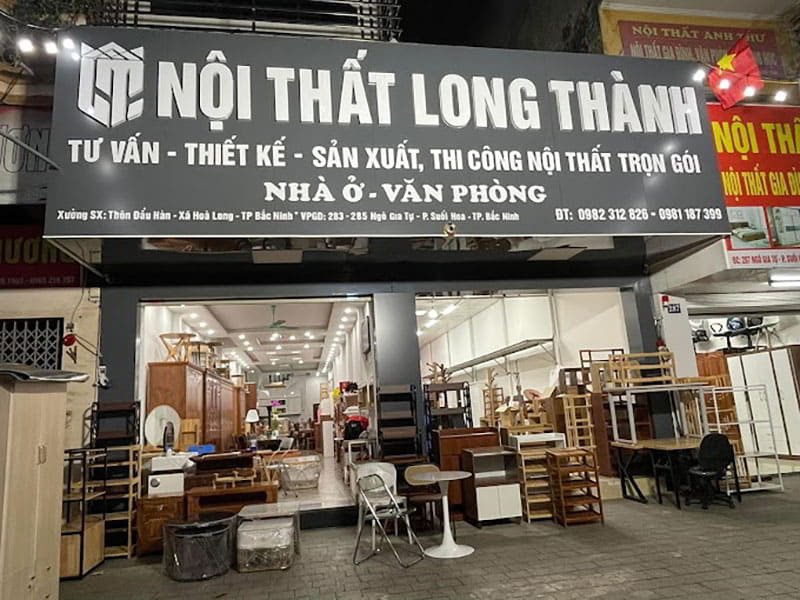 Đồ gỗ nội thất tự nhiên tại cửa hàng Long Thành Bắc Ninh