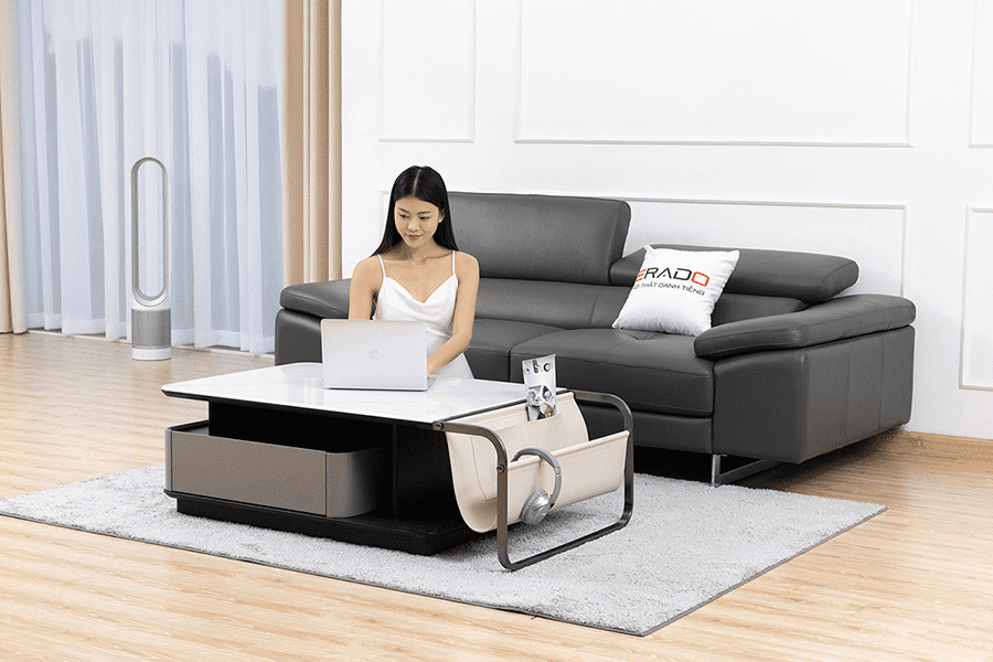 Bộ bàn ghế phòng khách làm từ gỗ bạch tùng với màu sắc sáng và thiết kế trang nhã