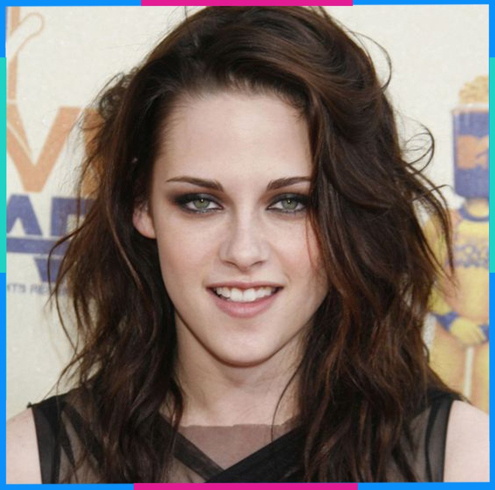 Đôi mắt xanh ngọc đầy sức hút và độc đáo của nữ diễn viên Kristen Stewart, thuộc cung Bạch Dương.