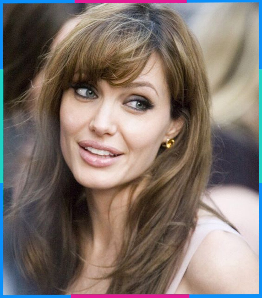 Đôi mắt xanh ngọc sáng và bí ẩn của nữ diễn viên Angelina Jolie, thuộc cung Song Tử.