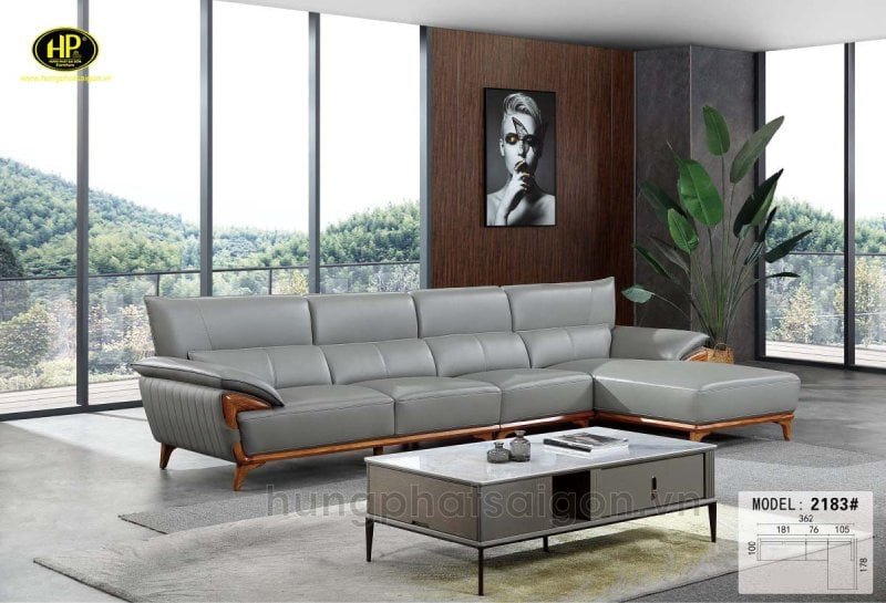 Ghế sofa chân gỗ kiểu dáng đẹp, minh họa ưu điểm thẩm mỹ của chân gỗ trong thiết kế nội thất